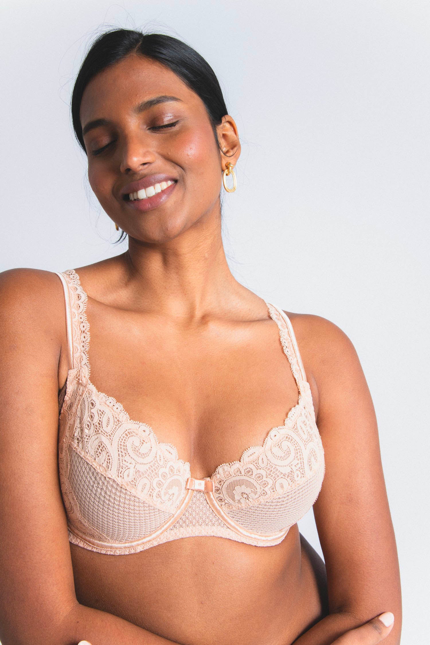 Soutien-gorge avec armatures grande taille beige en dentelle
