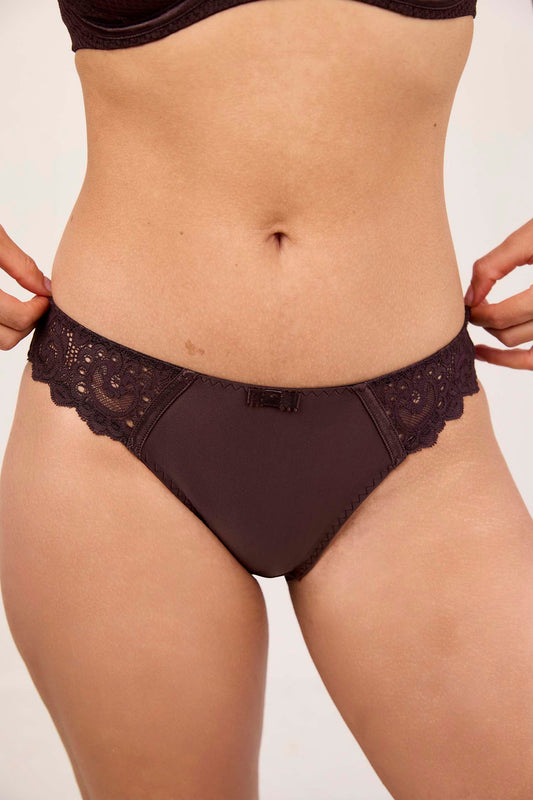 GABY : Petite culotte marron en dentelle