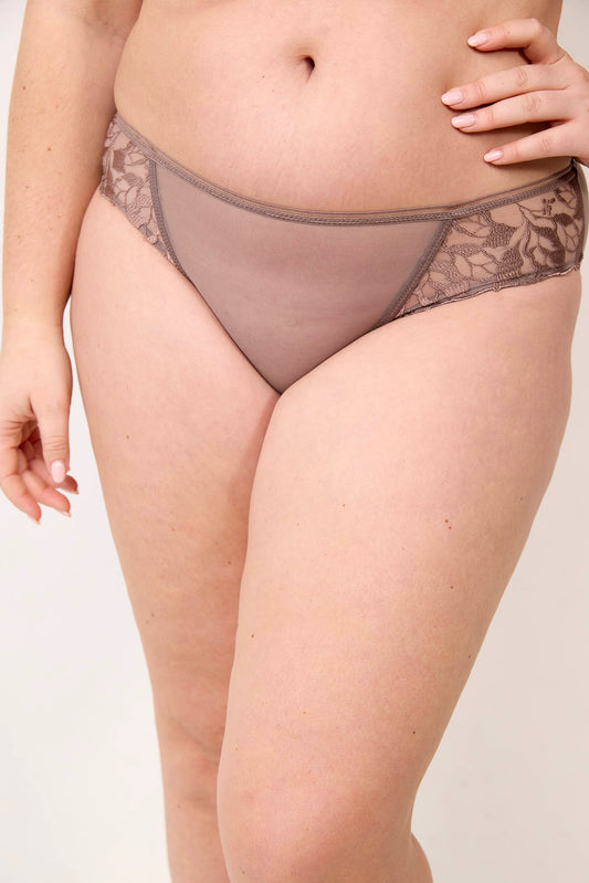 SIN : Petite culotte fauve en broderie