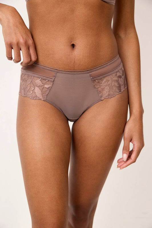 SIN : Shorty fauve en broderie