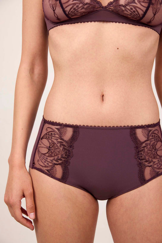POÉSIE : Culotte pourpre en tulle et broderie française