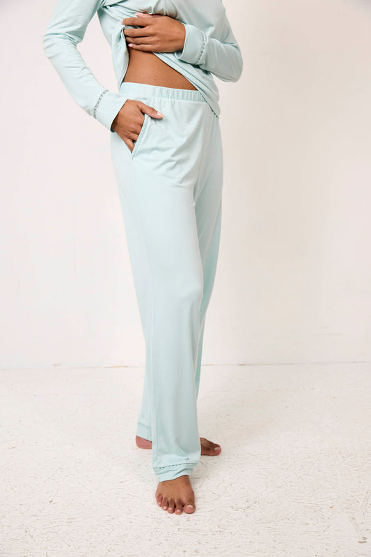 SOFTNESS : Pantalon vert d'eau issu de fibres végétales