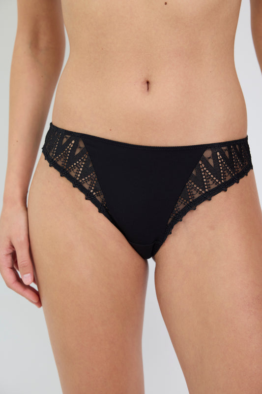 DREAMCATCHER : Petite culotte noire en broderie