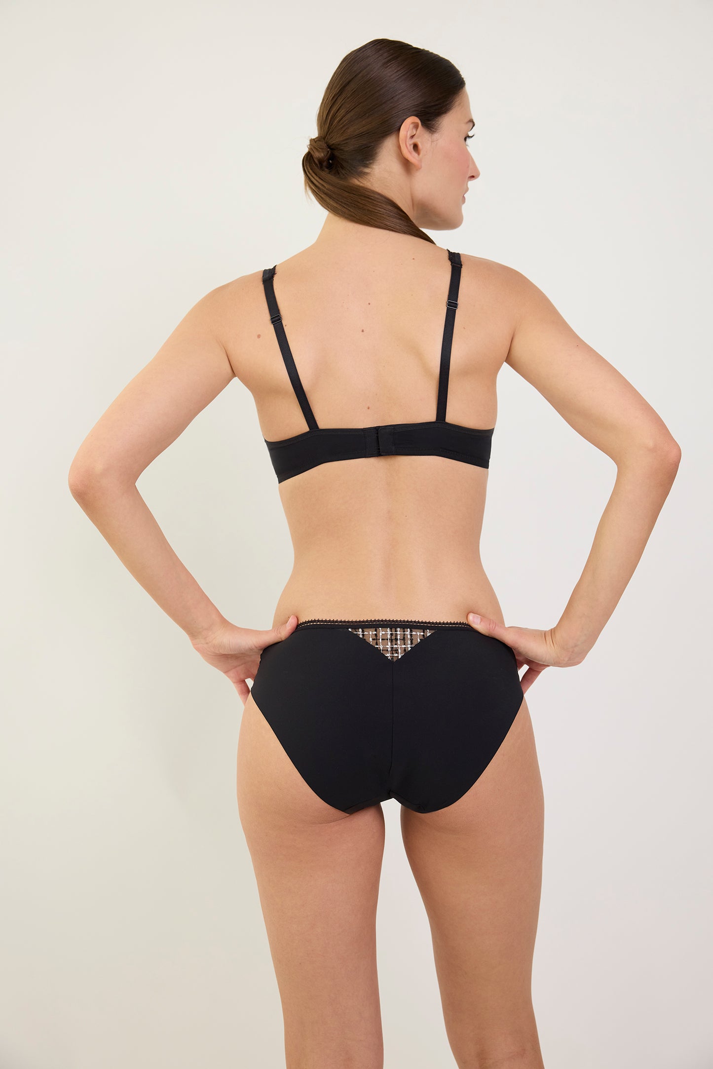 BACK IN BLACK