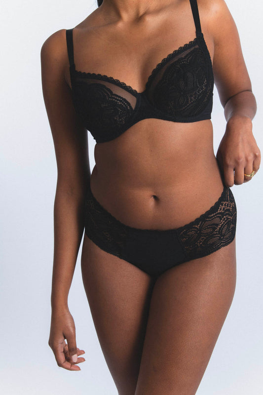 ENVIE : Shorty noir en dentelle